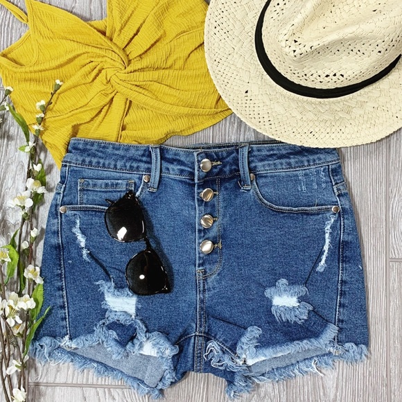 Button fly distressed jean shorts - Picture 2 of 5